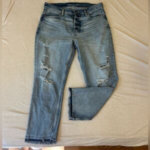 Old Navy Boyfriend Slouchy straight leg jeans. Size 8